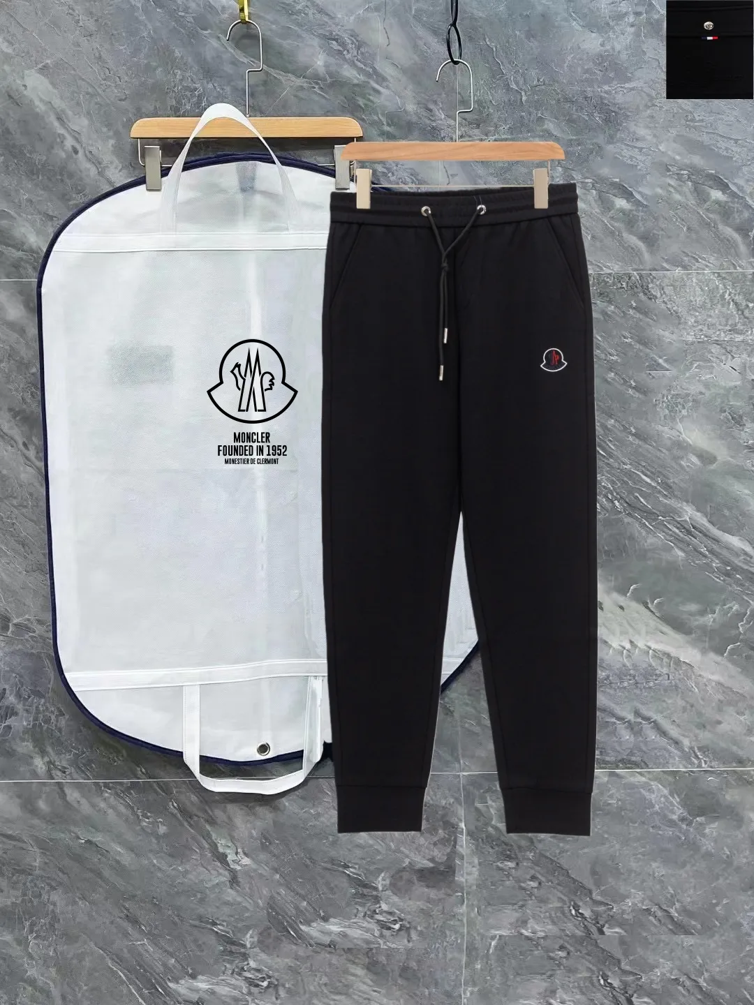 Moncler New Arrival ， ， 。 SSNew Arrival ， ， ， Quality。 ， ， 。100% ， ， ， ， ~ :Black Size:M L XL 2XL 3XL